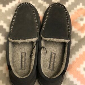 Eddie Bauer Gray Loafers with White Stitching fleece lined new
Relisted